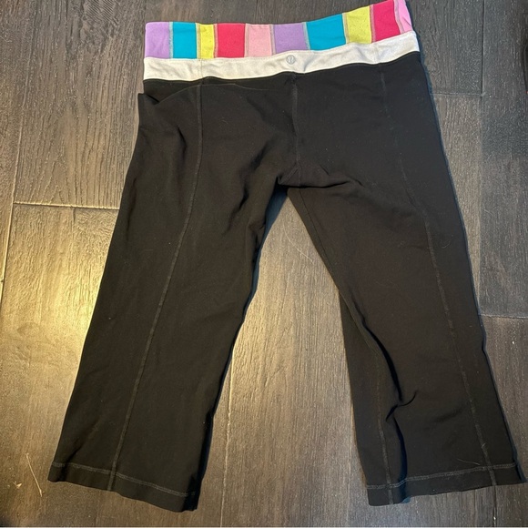 Lululemon Reversible Groove Crop - Picture 2 of 3